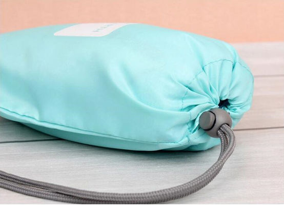 tas serut poliester kain poliester tahan air promosi ramah lingkungan Saku penutup debu kustom untuk hadiah kain