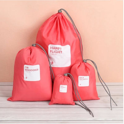 tas serut poliester kain poliester tahan air promosi ramah lingkungan Saku penutup debu kustom untuk hadiah kain