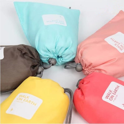 tas serut poliester kain poliester tahan air promosi ramah lingkungan Saku penutup debu kustom untuk hadiah kain