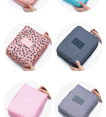 Tas Kosmetik Perjalanan Multifungsi Luar Ruangan Wanita Perlengkapan Mandi Organizer Tahan Air