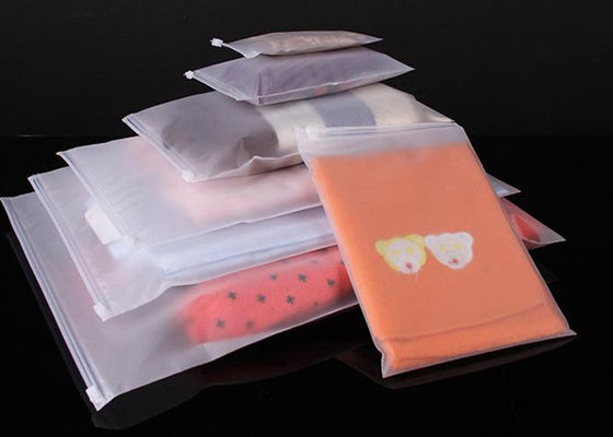 Garment Reclosable Plastic Mail Packaging Bags Zip Lock Polybag Untuk Pengiriman Pakaian